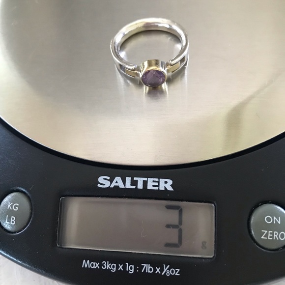 Sterling Silver & Amethyst Ring - Picture 6 of 7